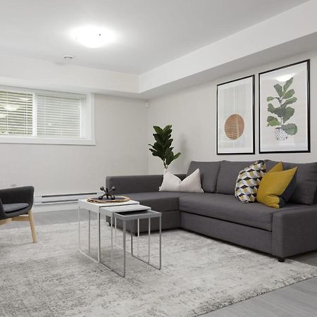 Вілла Tastefully Furnished And Newly Updated 2 Bd Central Lynn Valley Норт-Ванкувер Екстер'єр фото