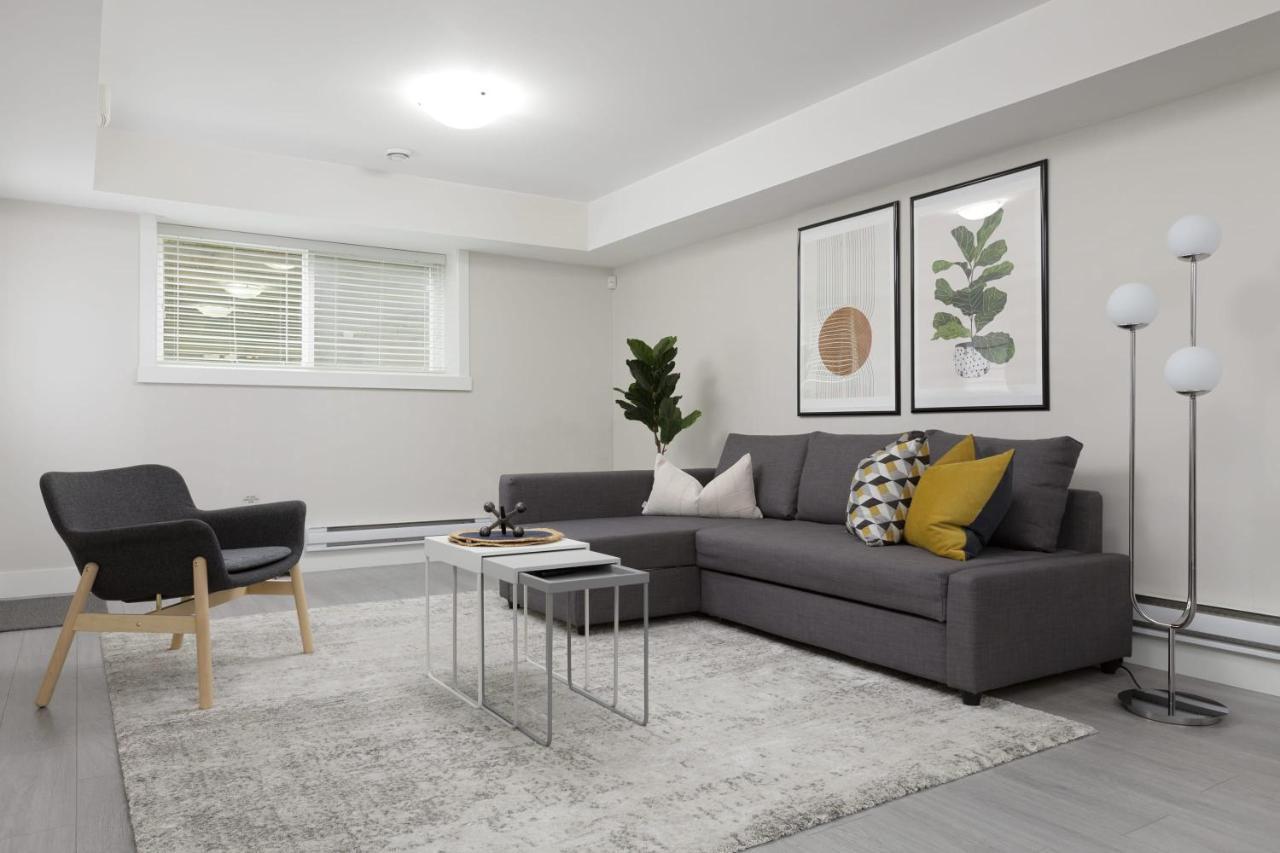 Вілла Tastefully Furnished And Newly Updated 2 Bd Central Lynn Valley Норт-Ванкувер Екстер'єр фото