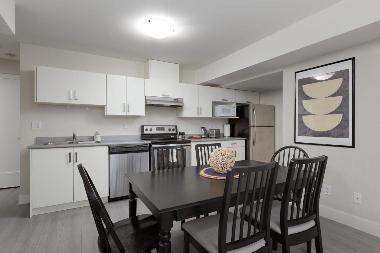 Вілла Tastefully Furnished And Newly Updated 2 Bd Central Lynn Valley Норт-Ванкувер Екстер'єр фото
