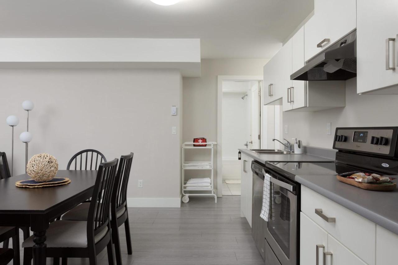 Вілла Tastefully Furnished And Newly Updated 2 Bd Central Lynn Valley Норт-Ванкувер Екстер'єр фото